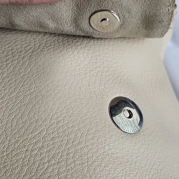 Robert Pietri Excellent Condition Elegant Tan Leather HOBO Shoulder Bag, $125 - Picture 9 of 14